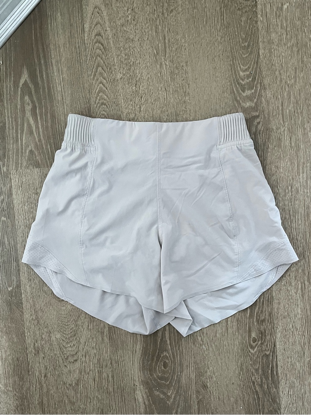 lululemon athletica Hotty Hot High-Rise Short 4" *Special Edition - Chrome - Picture 3 of 5